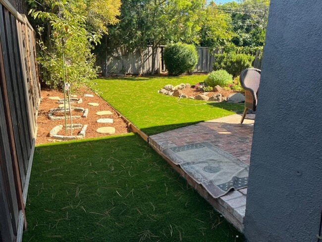 1118 Scotland Dr. in Cupertino, CA - Building Photo - Building Photo