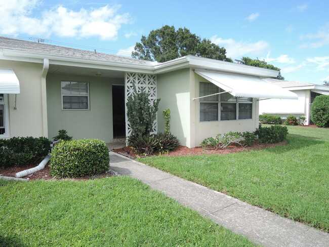 115 Lakes End Dr in Fort Pierce, FL - Building Photo - Building Photo