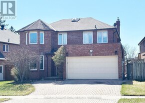 18 Huntington Park Dr in Markham, ON - Building Photo