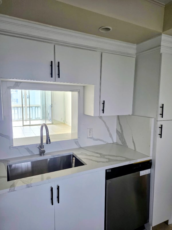 320 NE 12th Ave in Hallandale Beach, FL - Building Photo - Building Photo