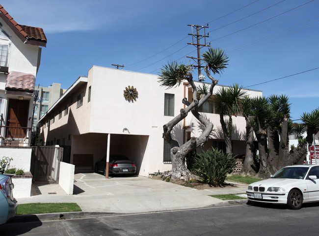 1603 Granville Ave in Los Angeles, CA - Building Photo - Building Photo