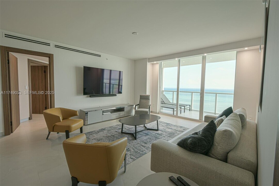 16699 Collins Ave in Sunny Isles Beach, FL - Building Photo