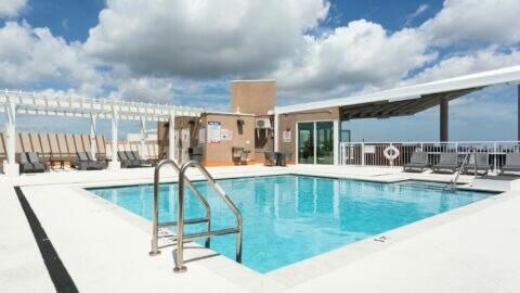 180 E Dania Beach Blvd in Dania Beach, FL - Building Photo