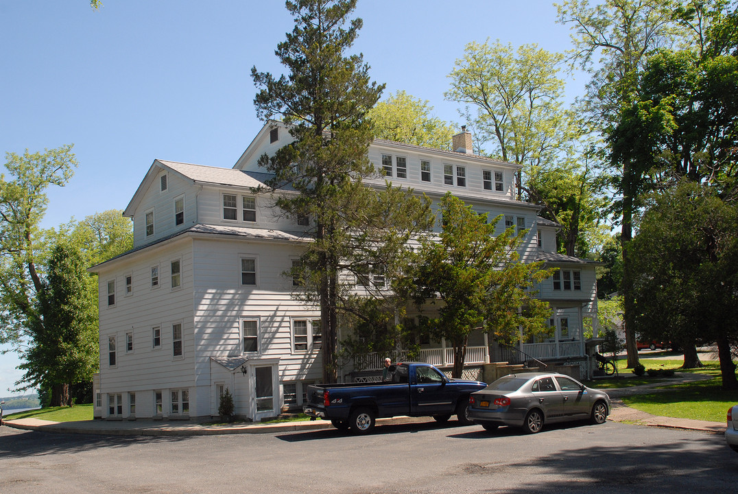 164 Hudson St in Cornwall On Hudson, NY - Foto de edificio