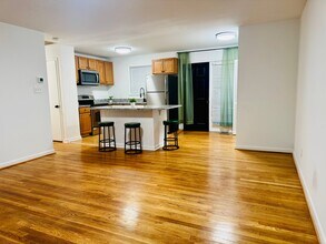 1216 W Leigh St in Richmond, VA - Foto de edificio - Building Photo