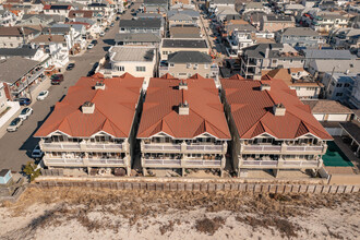 1051 Oceanfront in Long Beach, NY - Building Photo - Building Photo