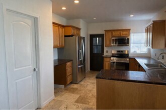 714 E Eason Ave in Buckeye, AZ - Foto de edificio - Building Photo