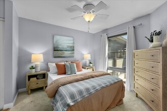 7765 W 91st St, Unit F3106 in Playa Del Rey, CA - Foto de edificio - Building Photo