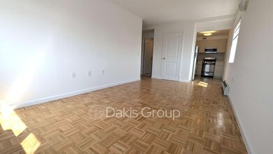 3164 21st St in Queens, NY - Building Photo - Building Photo
