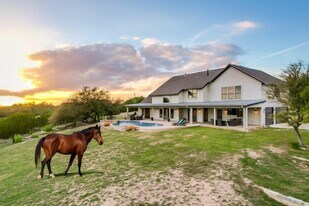 19911 Rancho Cielo Ct in Lago Vista, TX - Building Photo