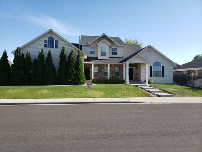2148 Candlewood Ave in Twin Falls, ID - Foto de edificio - Building Photo