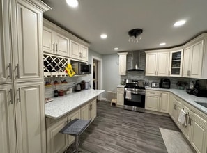 132 George St, Unit 1 in Medford, MA - Building Photo - Building Photo