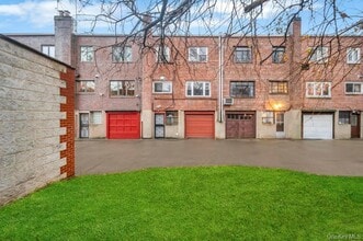 67-83 Groton St in Queens, NY - Building Photo - Building Photo