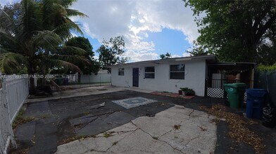 15812 NW 39th Ct in Miami Gardens, FL - Building Photo - Building Photo