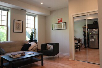 317 6th S St, Unit 3F in Philadelphia, PA - Building Photo - Building Photo