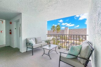 1848 Shore Dr S in South Pasadena, FL - Building Photo - Building Photo