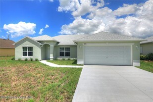 8336 99th Ct in Vero Beach, FL - Building Photo