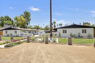 35 W Medlock Dr in Phoenix, AZ - Building Photo