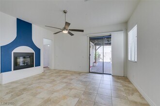 280 Via Di Citta Dr in Henderson, NV - Foto de edificio - Building Photo