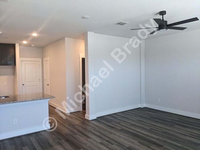7545 Reis Ln-Unit -Reis Ln in North Richland Hills, TX - Building Photo - Building Photo