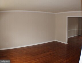 5584 Queen Victoria Ct in Burke, VA - Building Photo - Building Photo
