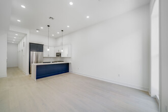 615 Hudson St in Hoboken, NJ - Building Photo - Interior Photo