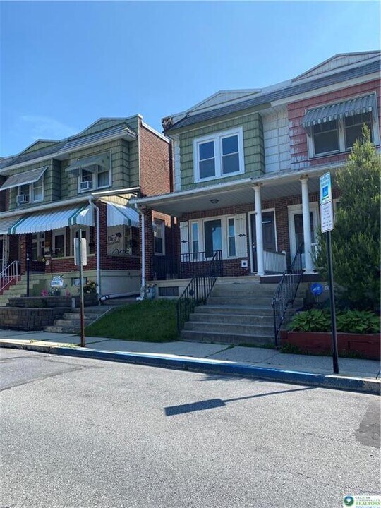 29 S Lafayette St in Allentown, PA - Building Photo