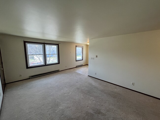2412 Camelot Blvd, Unit 201
