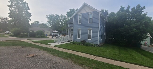 property at 405 W Washington St