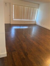 16701 NE 14th Ave in Miami, FL - Foto de edificio - Building Photo