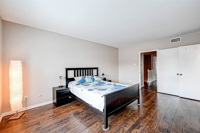 property at 2232 S Piney Point Rd