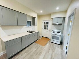 0 Grove St in Glen Cove, NY - Building Photo