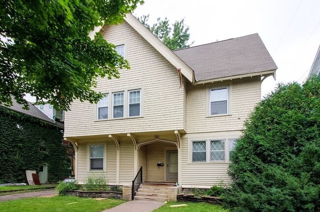311 5th Ave SE in Minneapolis, MN - Building Photo - Building Photo