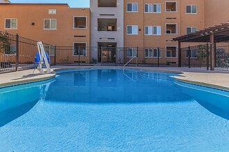 1330 New Harvest Pl in El Paso, TX - Foto de edificio - Building Photo