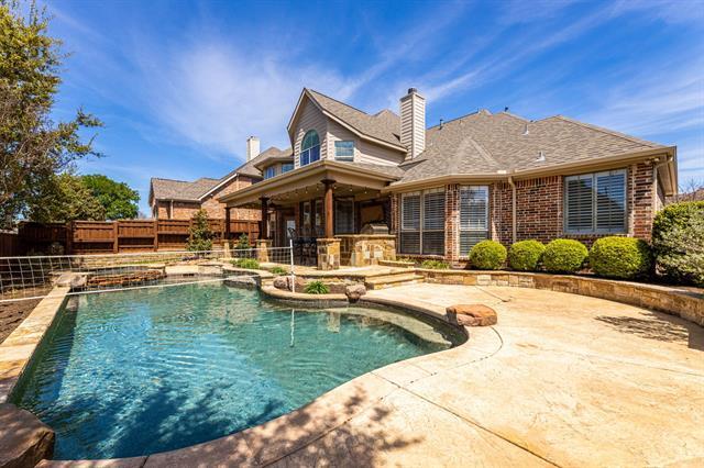 2621 Napier Ln in Flower Mound, TX - Foto de edificio