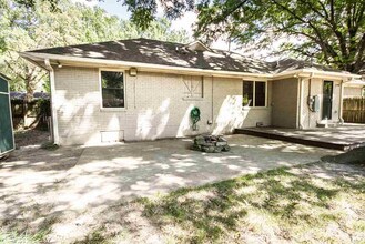 1313 S Perkins Rd in Memphis, TN - Building Photo - Building Photo