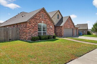 7634 Rancho Vista Blvd W in Corpus Christi, TX - Building Photo - Building Photo