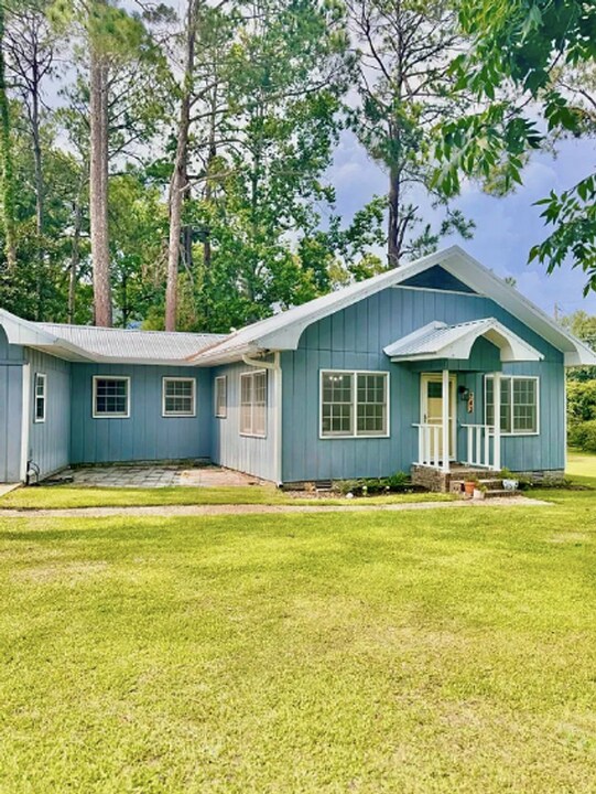 243 10 Mile Rd in Fitzgerald, GA - Building Photo