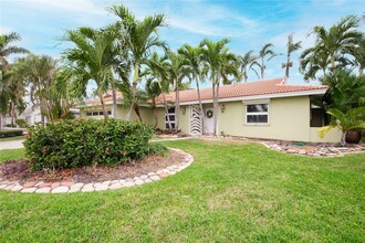 2071 Michigan Ave NE in St. Petersburg, FL - Building Photo - Building Photo
