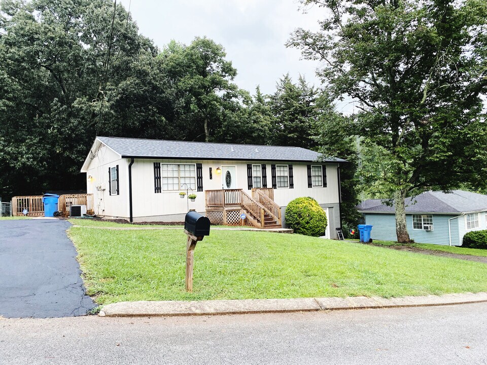 4310 Cele Ct in Collegedale, TN - Building Photo