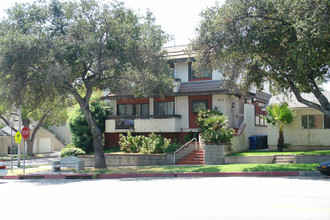 603 E Olive Ave in Burbank, CA - Building Photo - Building Photo