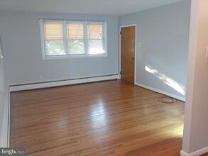 8113 Ryers Ave in Philadelphia, PA - Building Photo - Building Photo