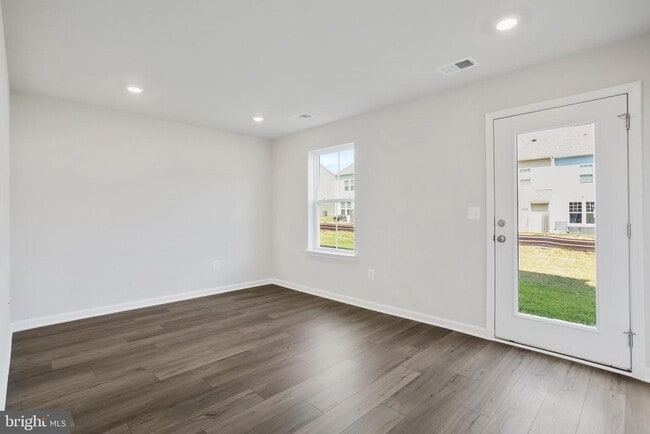 property at 104 Kinkade Ct