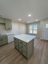 757 Hillcrest Dr in Brandenburg, KY - Foto de edificio - Building Photo