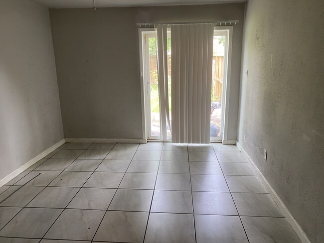 8019 Beech Cove Ln in Houston, TX - Building Photo - Building Photo