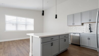 122 Caliente St in Reno, NV - Building Photo - Building Photo