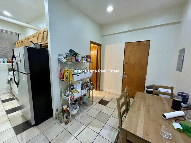 78 Saint Stephen St, Unit 41A