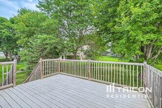 4840 Evergreen Ln N in Plymouth, MN - Building Photo - Building Photo
