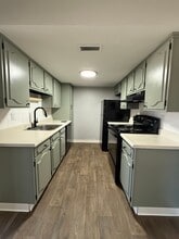 Stratford West in Wichita, KS - Foto de edificio - Interior Photo