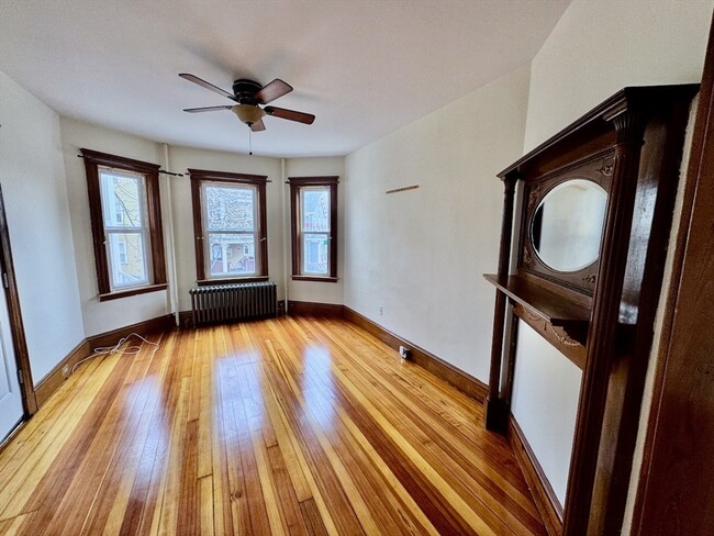 25 Rowell St in Boston, MA - Building Photo - Building Photo